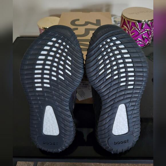 BOYS ADIDAS YEEZY BOOST 350 V2 CMPCT 'SLATE CARBON' SHOES SIZE 4.5 - Picture 4 of 4